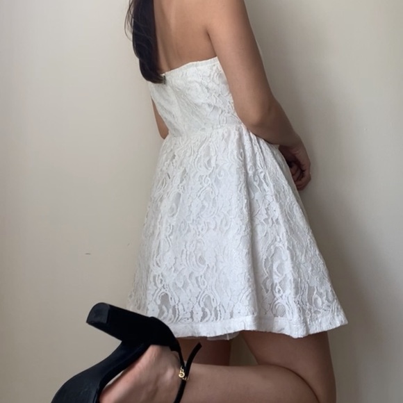 Off-White Strapless Lace Dress 👒🤍 - Picture 4 of 4